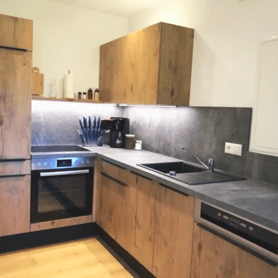 341eb433-4caa-40c3-9119-9a5d82e0f750_wethue