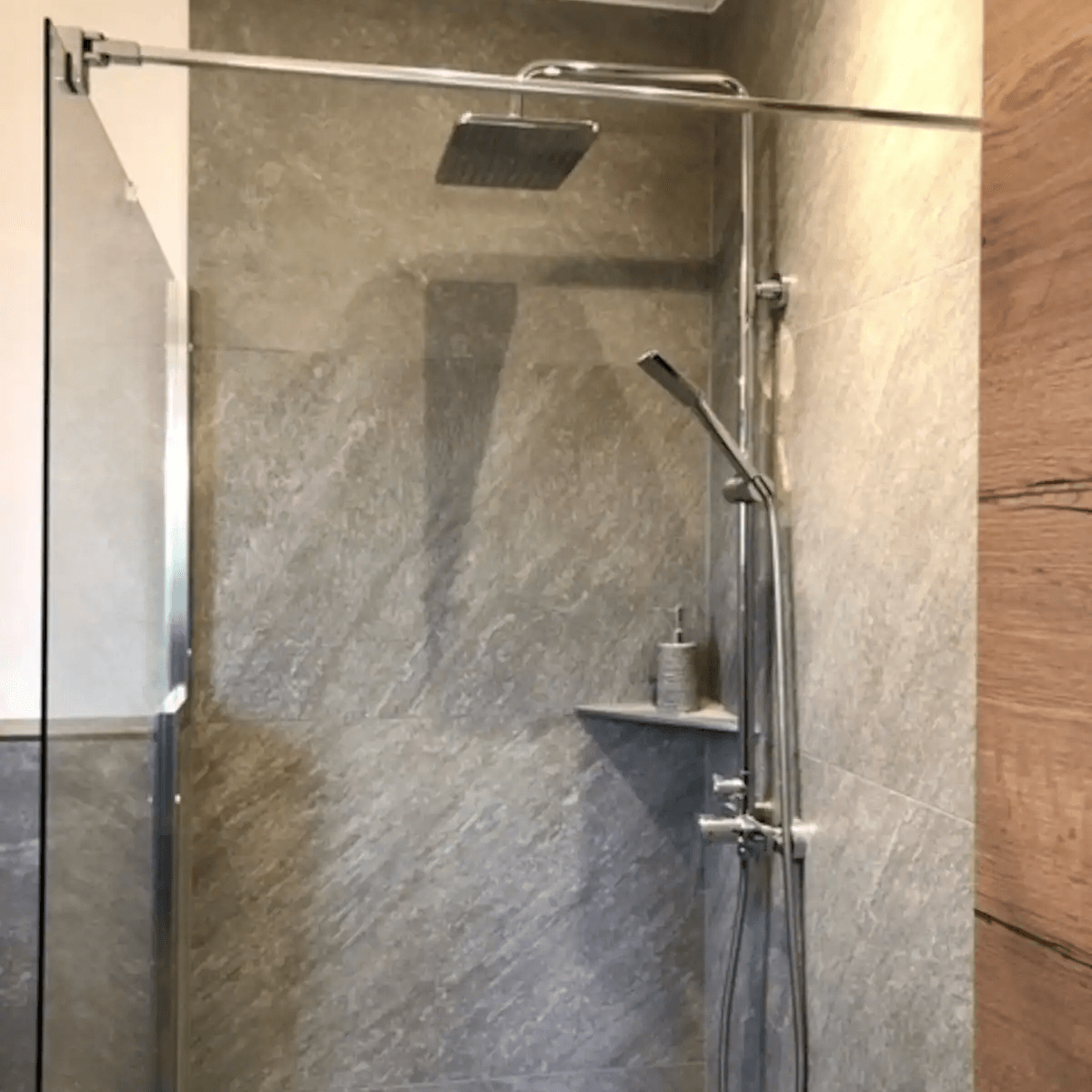 fe48f556-b224-42fd-a0f8-1952fef1686b_ekqeh1