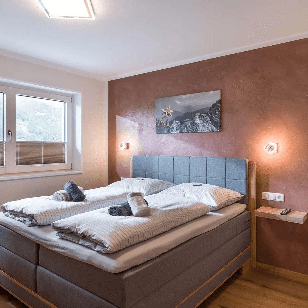 header-05-apart-painting-ried-hochzillertal-ef2f526d_c0dq9z