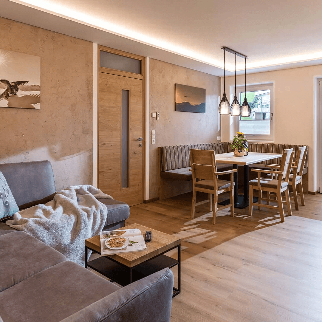 header-14-apart-painting-ried-hochzillertal-d70cc41f_1_cpqfvx