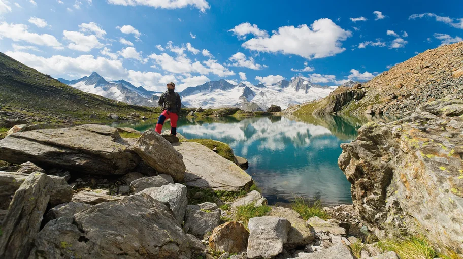Brandberg im Zillertal mit Bergpanorama